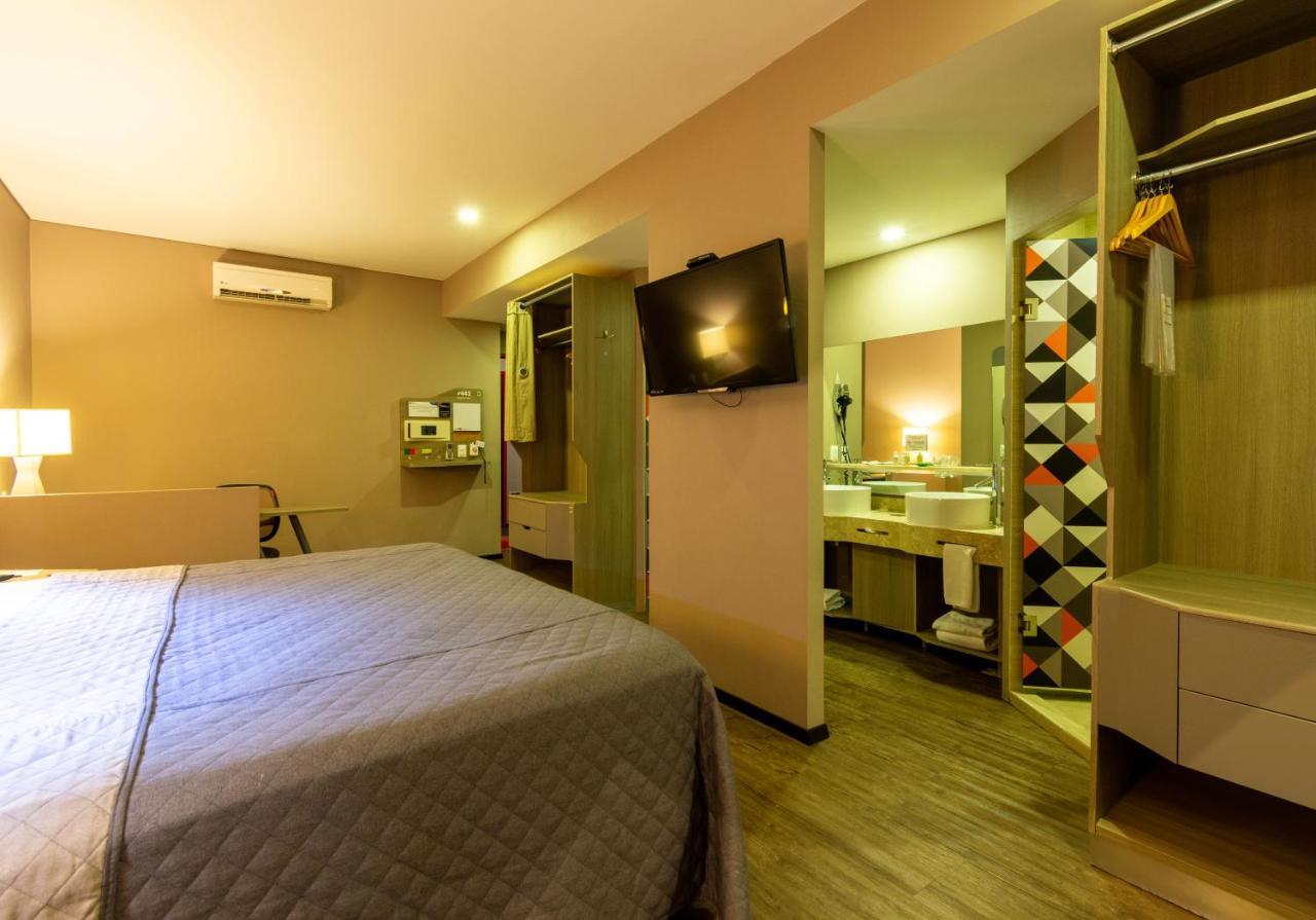 Hotel Glow Point - Mulza Leon Exterior photo